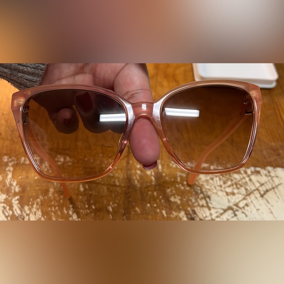 Kate Spade Amiyah Rose Blush Sunglasses NWOT Sold out ! - Picture 10 of 11